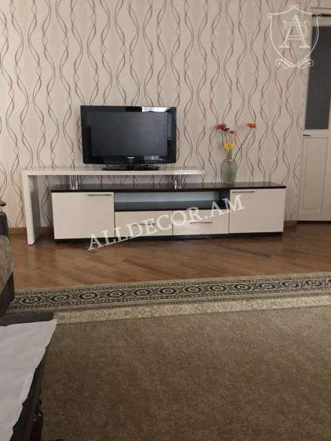 Հեռուստացույցի տակդիր